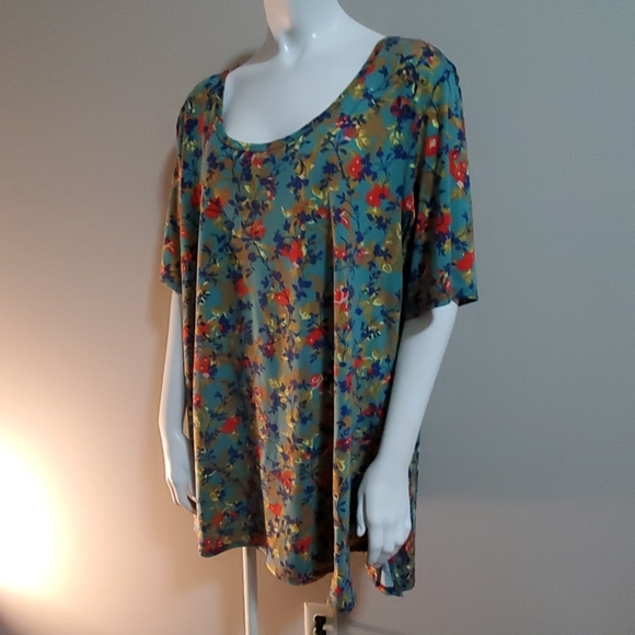 LuLaRoe Tops - LuLaRoe Floral Patterned Short Sleeve Tee Shirt